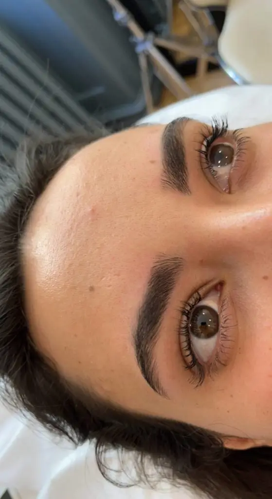 Redonner forme et équilibre à vos sourcils facilement à Millery près de Montagny